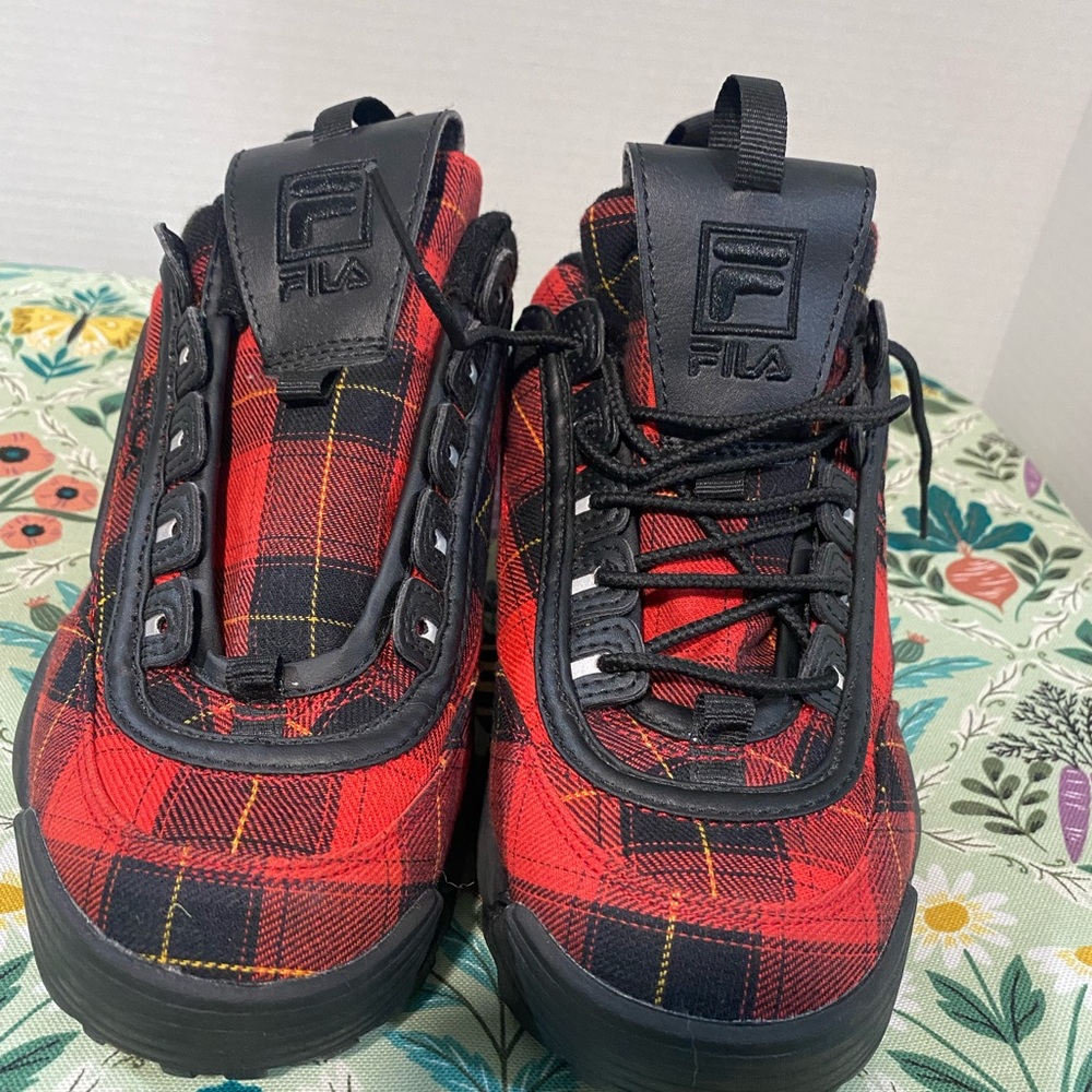 Women’s Fila disruptor in plaid red